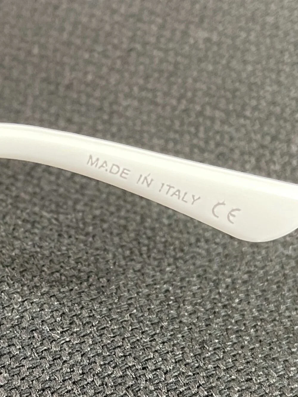 New Beautiful So Real Sunglasses White Gold